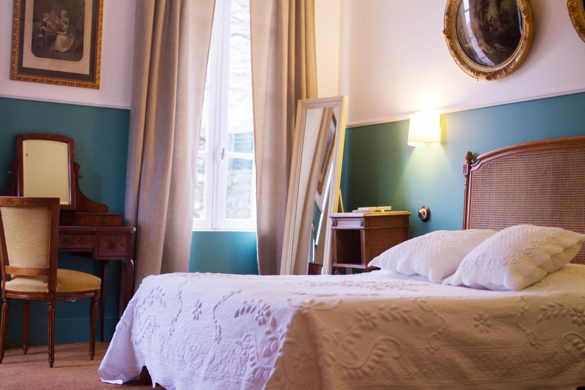 Hotel Restaurant Des Deux Rocs Seillans Δωμάτιο φωτογραφία
