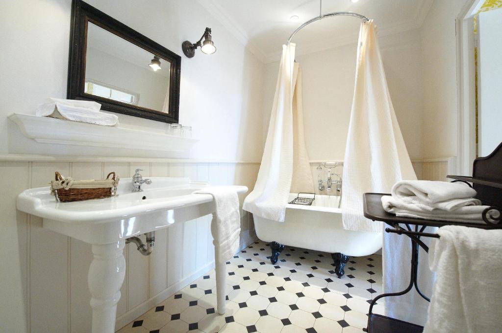Hotel Restaurant Des Deux Rocs Seillans Δωμάτιο φωτογραφία